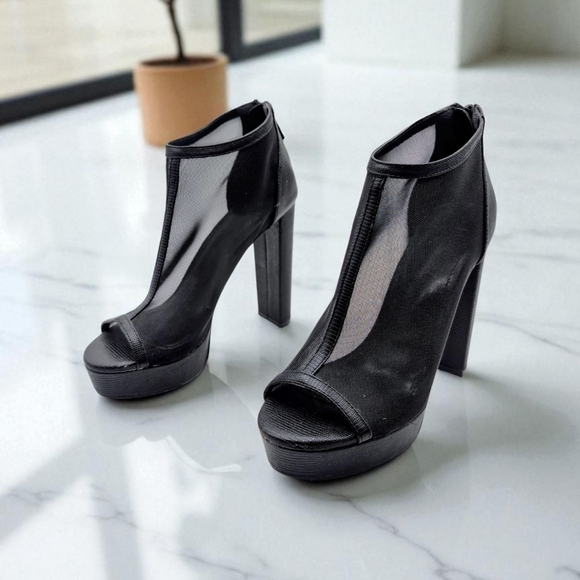 Jules Throwback Sz 6 Black Elegant High Heels with Peep-Toe Design By JF - Picture 1 of 9